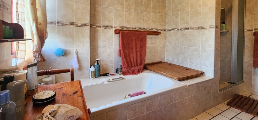 4 Bedroom Property for Sale in Hartbeesfontein North West